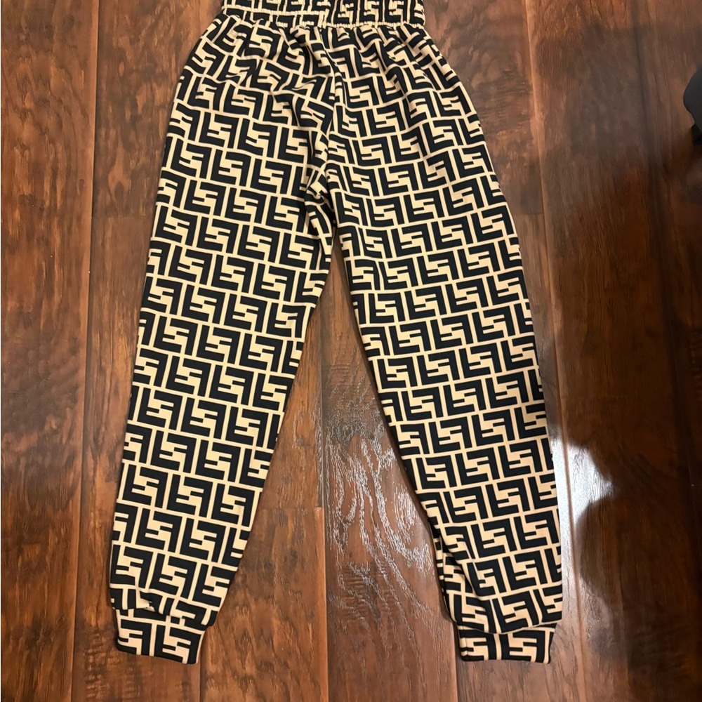 Elegant Black and Tan Patterned Pantsuit - Picture 3 of 7